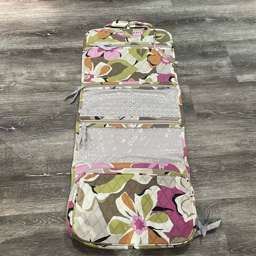 Vera Bradley Hanging Travel Organizer in Portobello Road